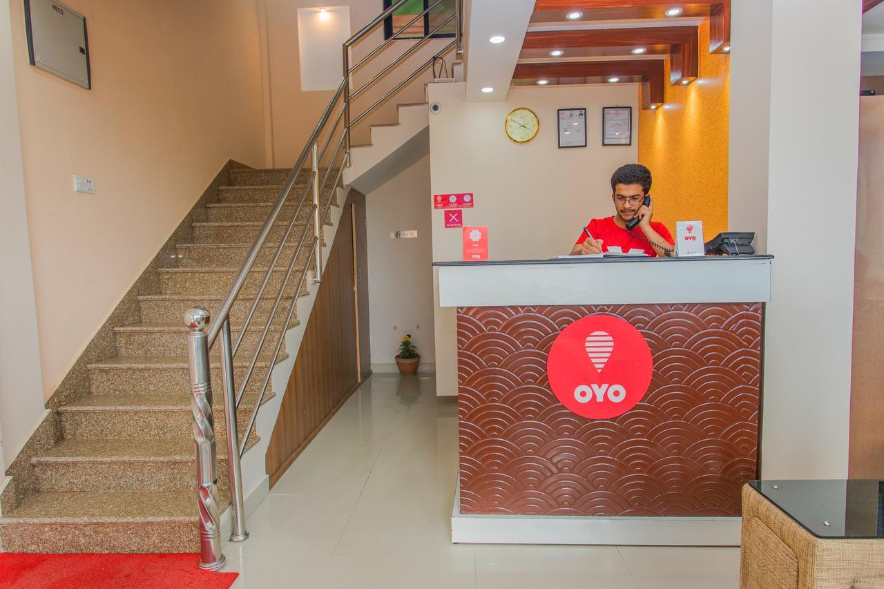 Oyo 136 Hotel Om Plaza Kathmandu Exterior photo