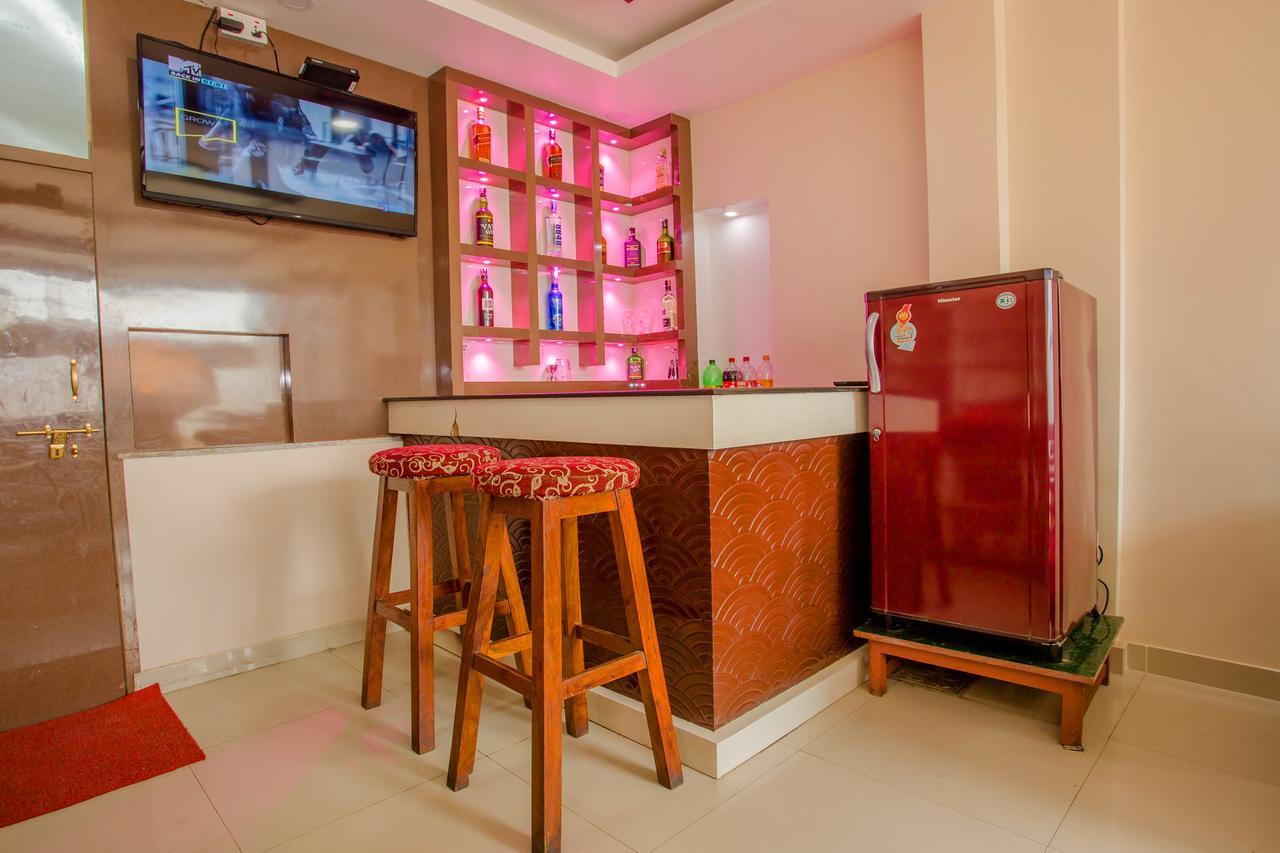 Oyo 136 Hotel Om Plaza Kathmandu Exterior photo